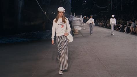 chanel cruise 2018 you tube|The Cruise 2018/19 show .